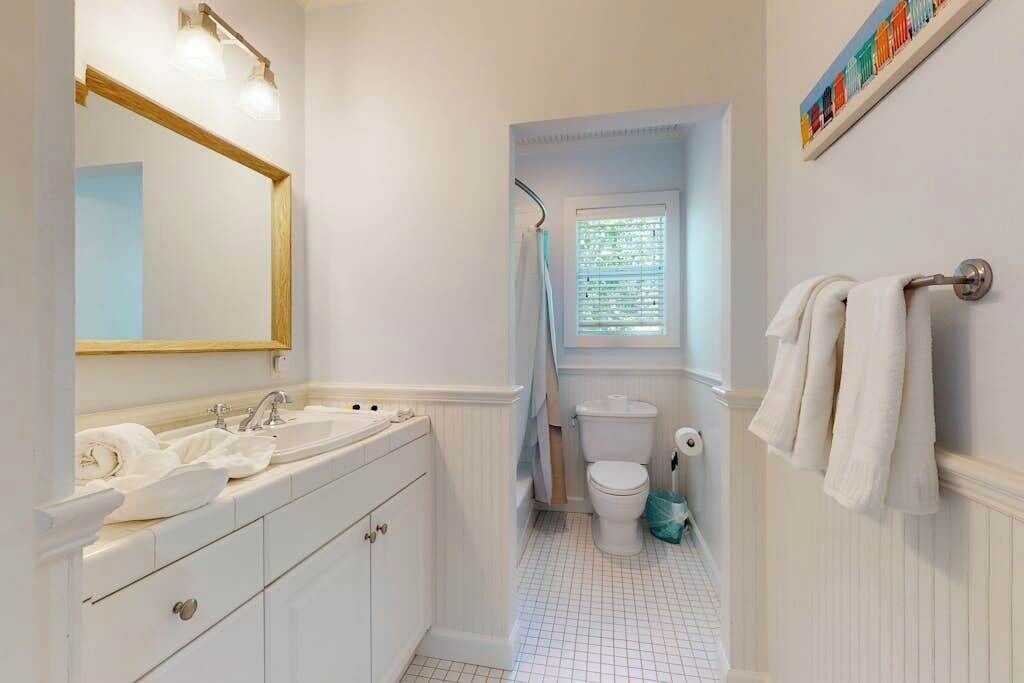 Photo of Bathroom in Indian Beach Sapphire Shores