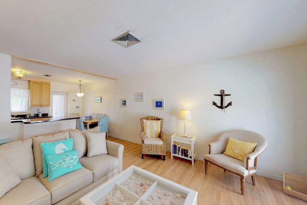 Photo of Livingroom in Holmes Beach