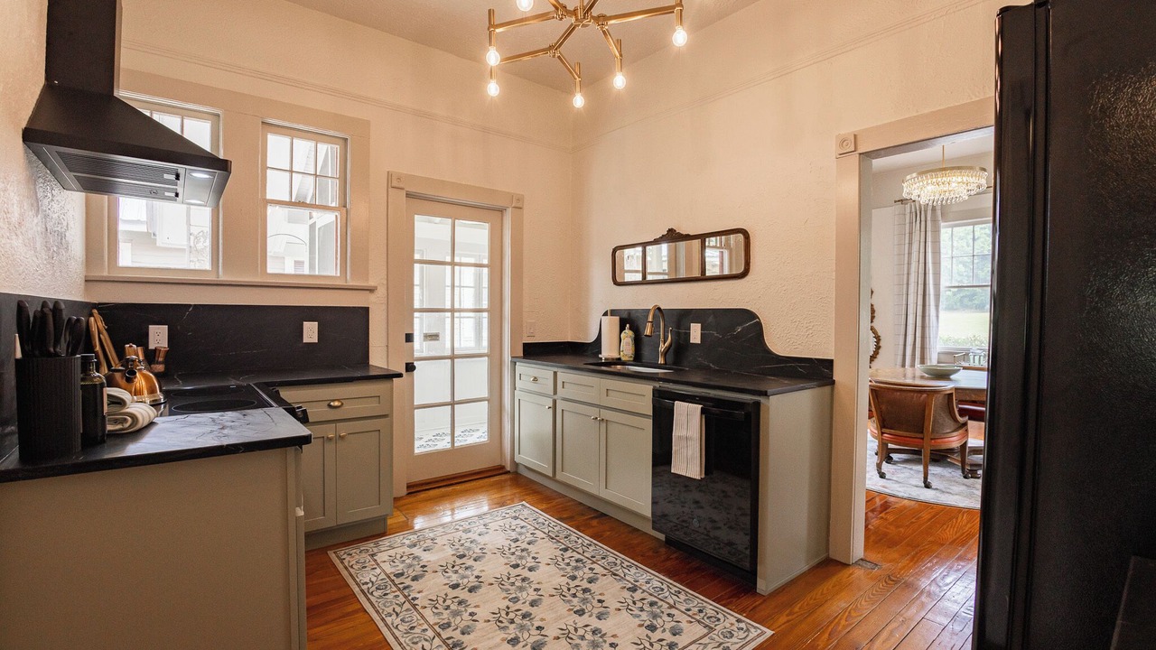 Photo of Kitchen in Historic District