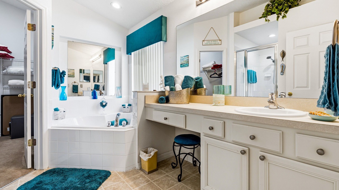 Photo of Bathroom in Seasons