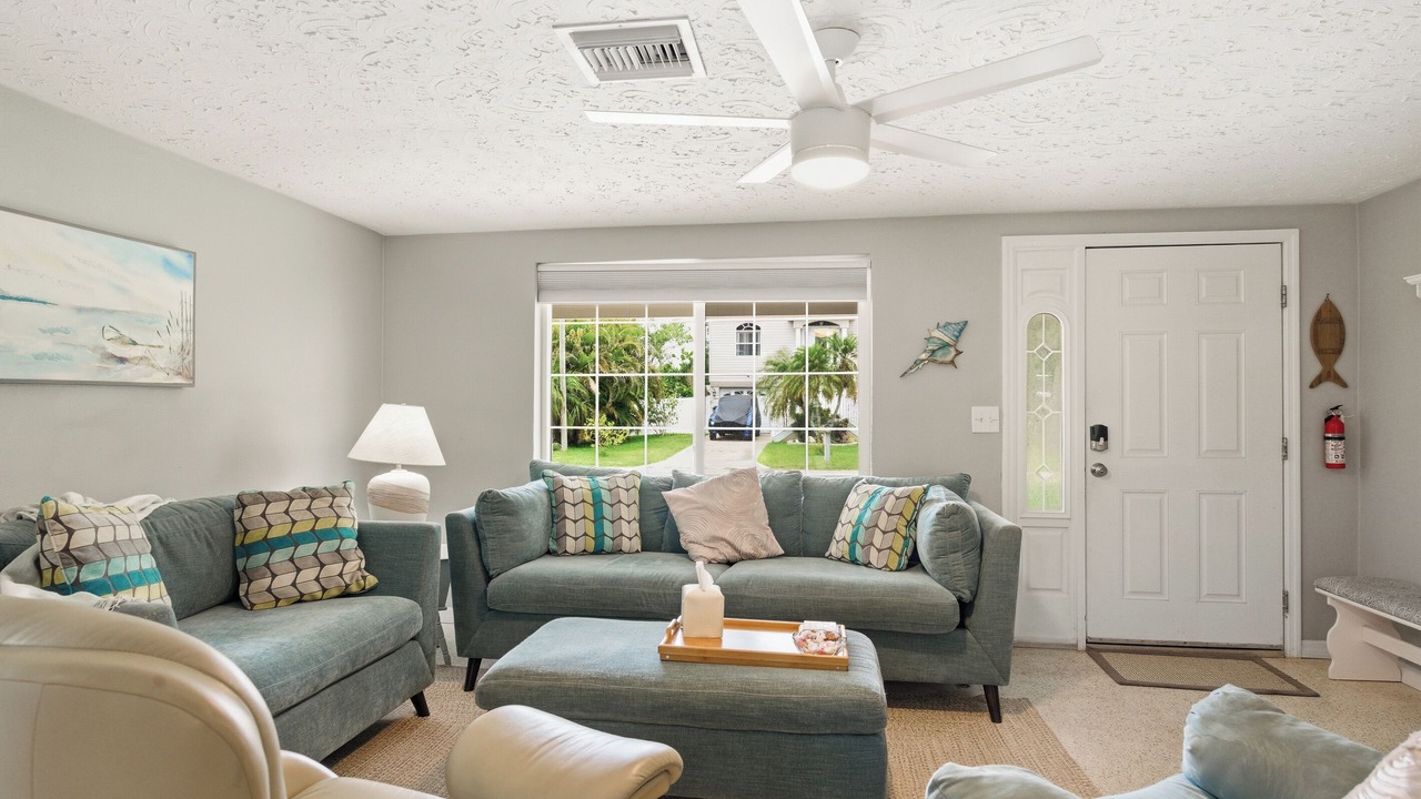 Photo of Livingroom in Hudson Beach Estates