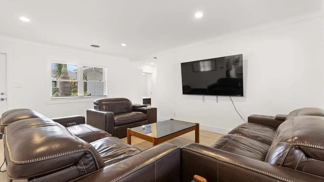 Photo of Livingroom in Snell Isle