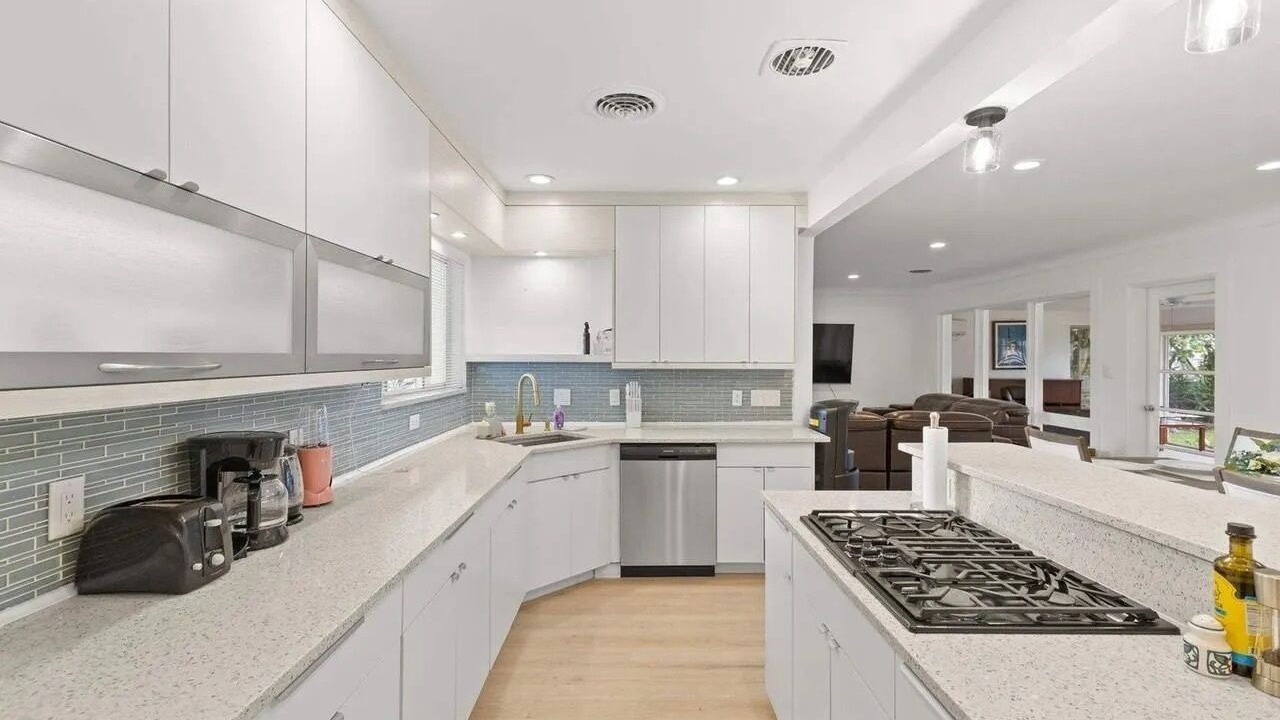 Photo of Kitchen in Snell Isle