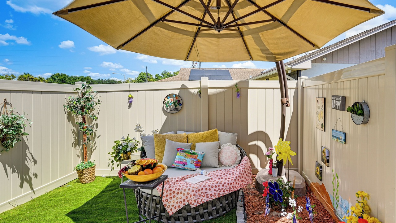 Photo of Patio Balcony in Orchid Lake Village