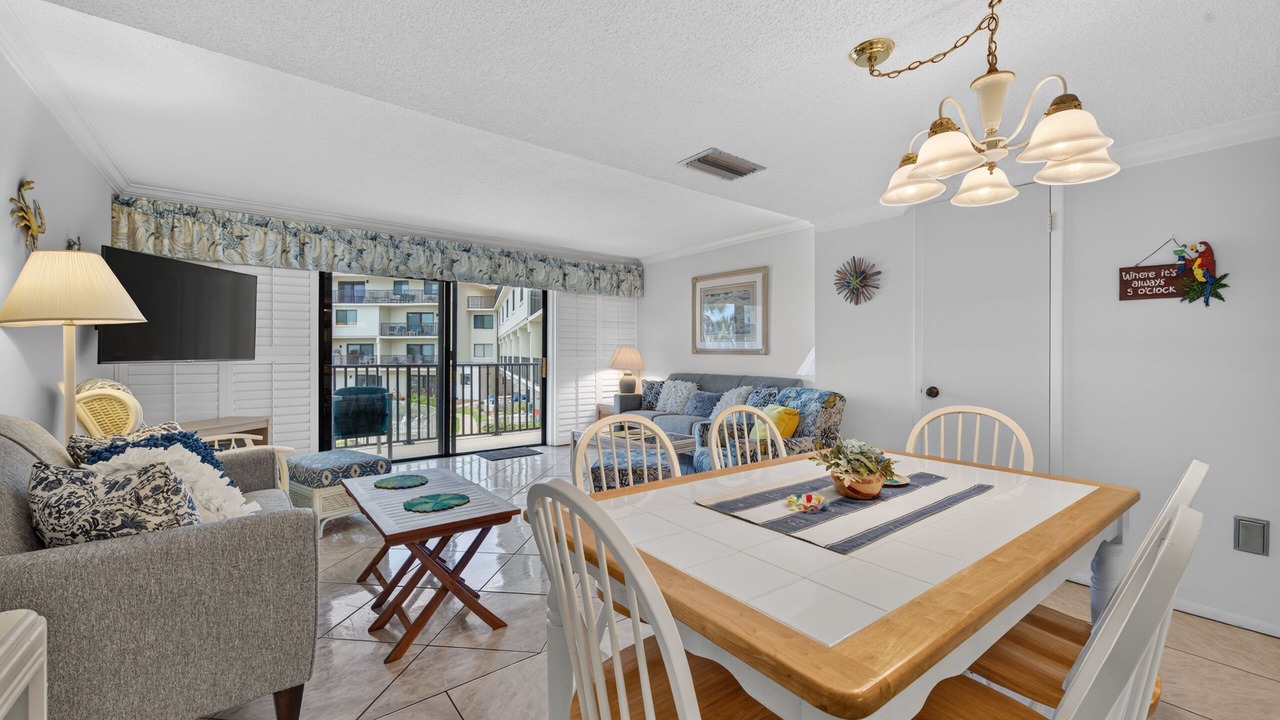 Photo of Livingroom in Ormond Oceanside Estates
