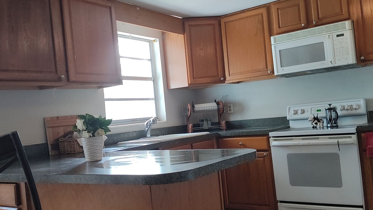 Photo of Kitchen in Aloha Gardens