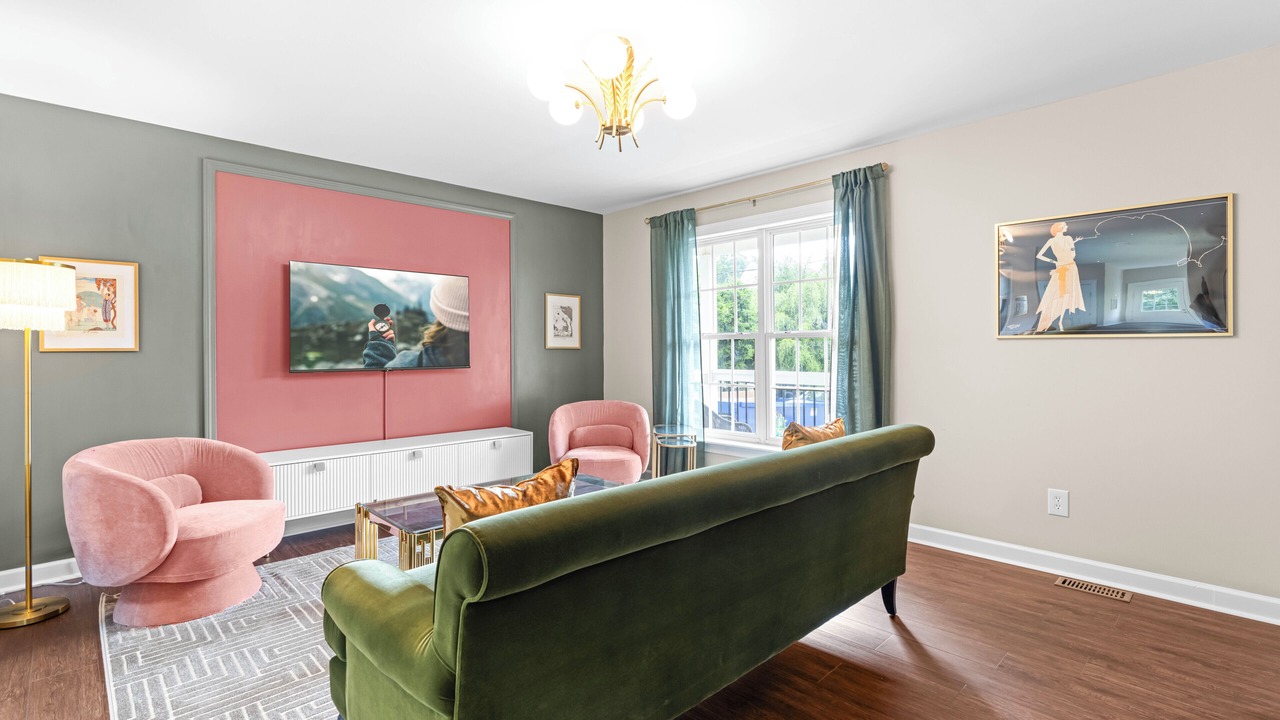 Photo of Livingroom in Northwest Raleigh
