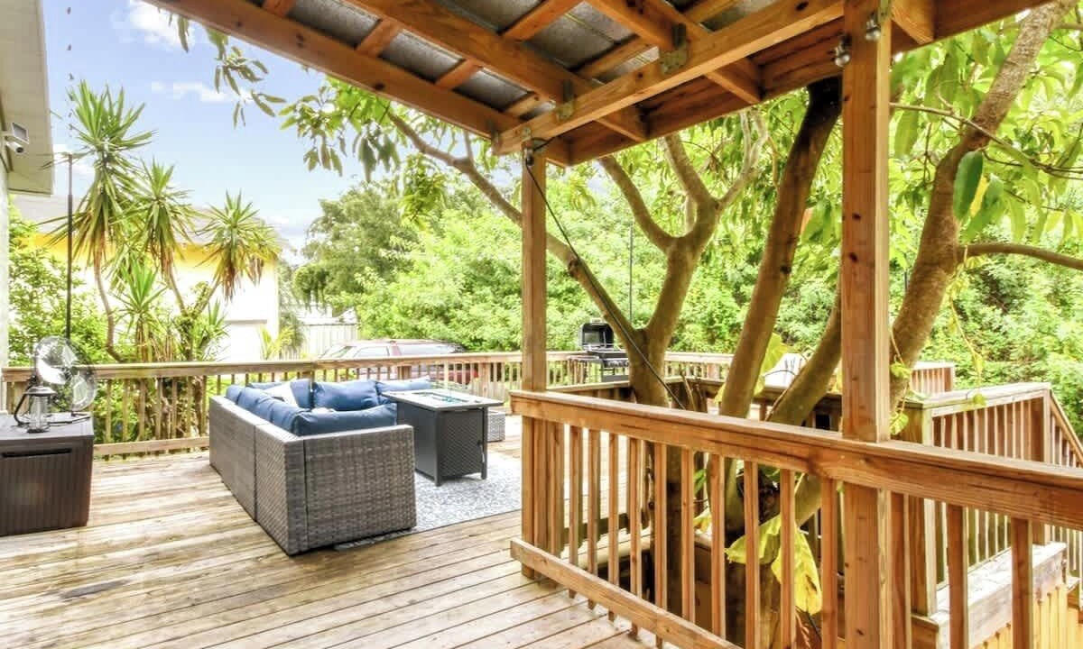 Photo of Patio Balcony in Port Tampa City