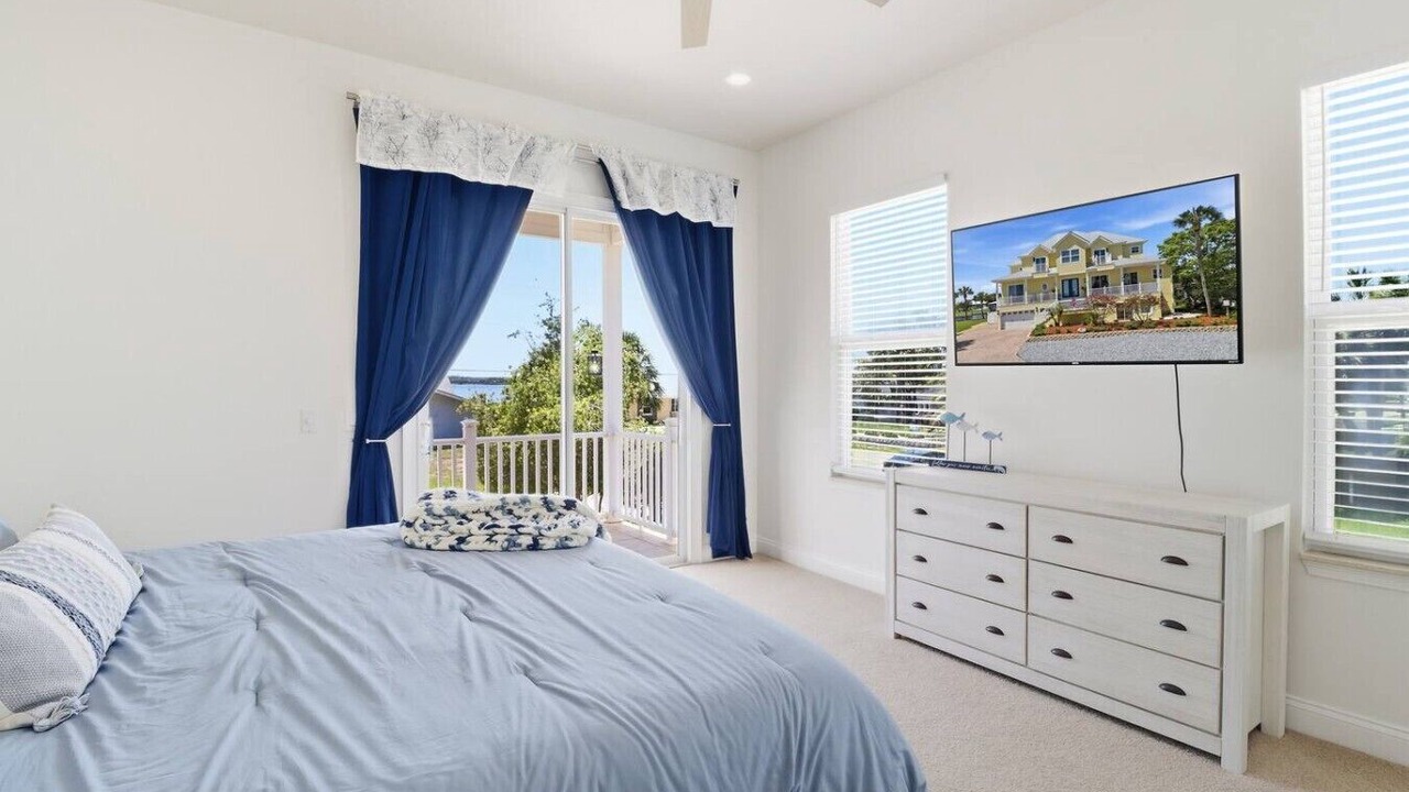 Photo of Bedroom in Dixie Shores