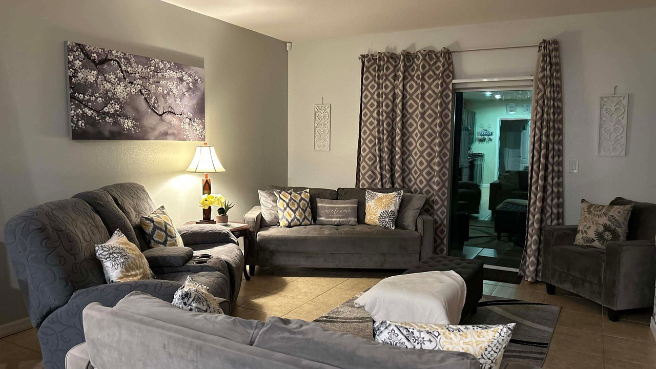 Photo of Livingroom in Brooksville