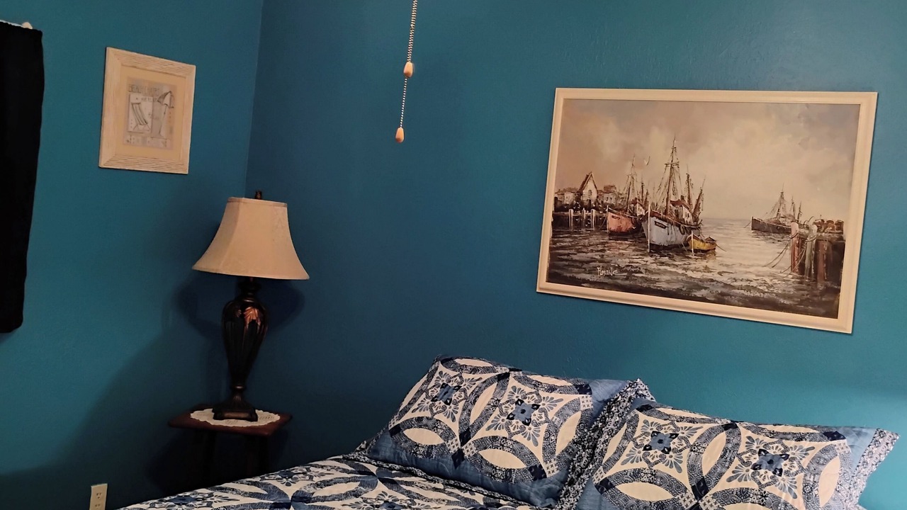 Photo of Bedroom in Harbor Oaks