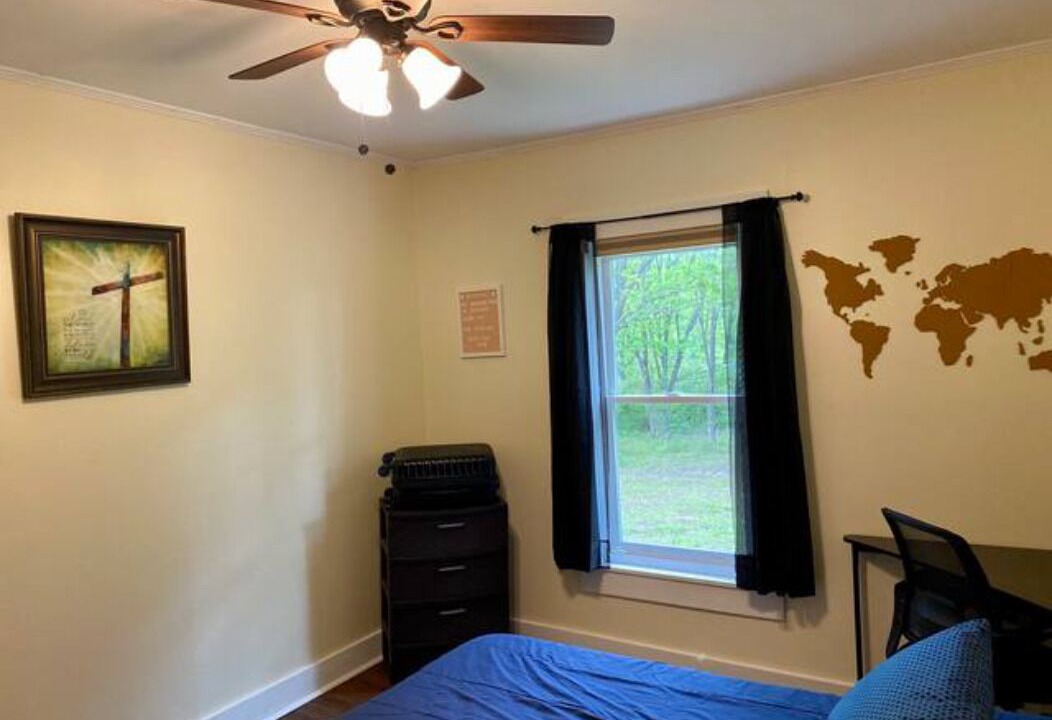 Photo of Bedroom in Toccoa