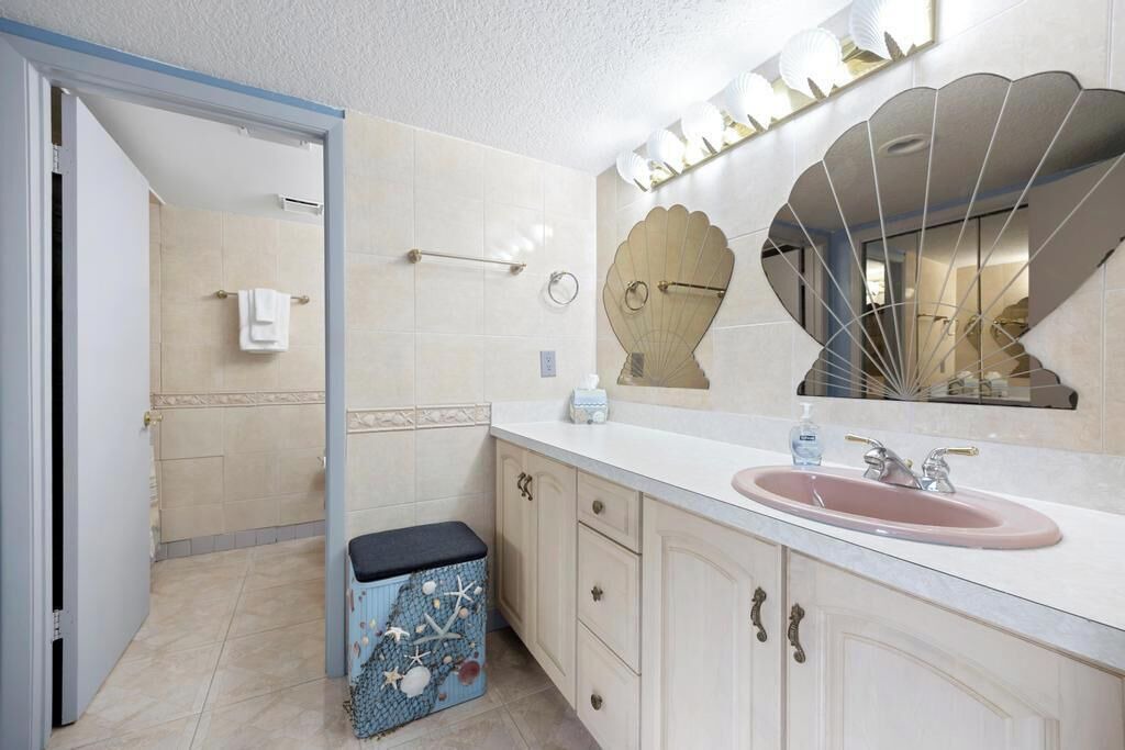 Photo of Bathroom in Sawgrass