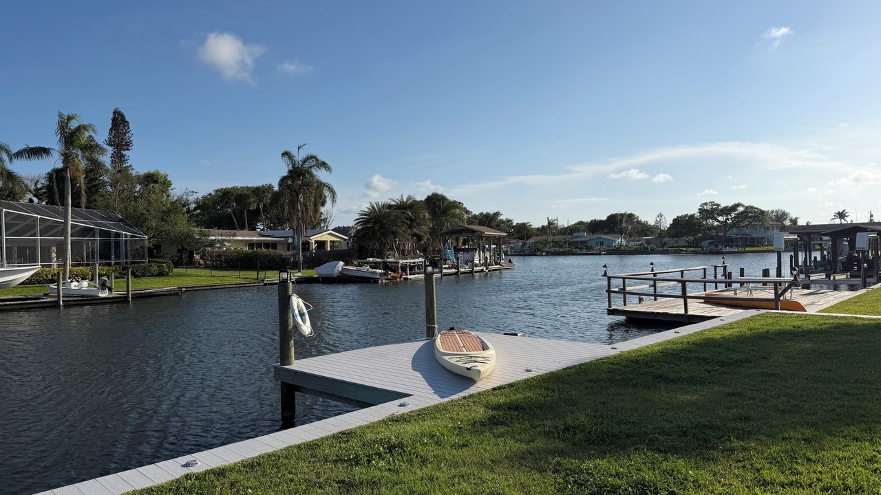 Photo of Others in Cocoa Isles