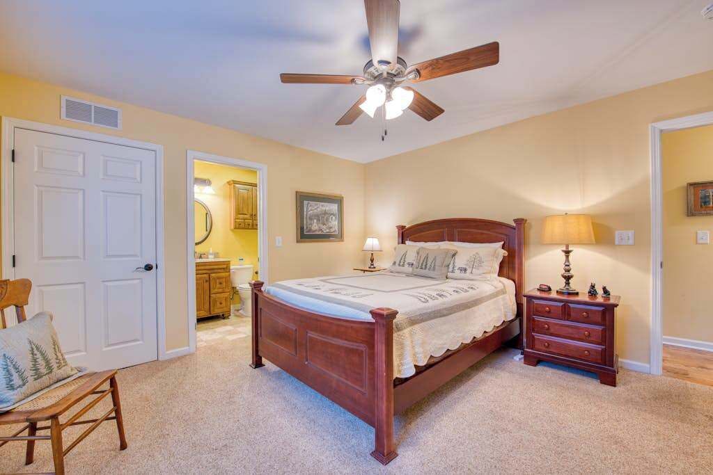 Photo of Bedroom in Lake Junaluska