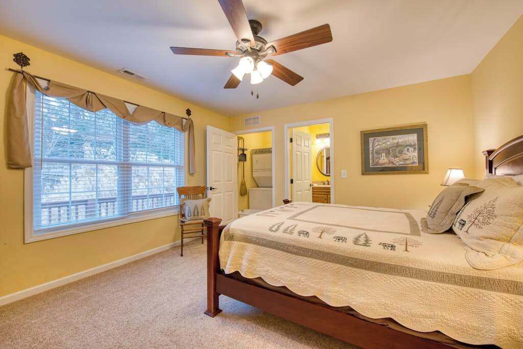 Photo of Bedroom in Lake Junaluska