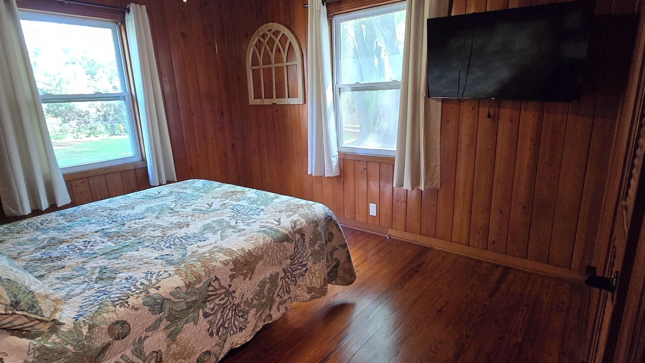 Photo of Bedroom in Chassahowitzka