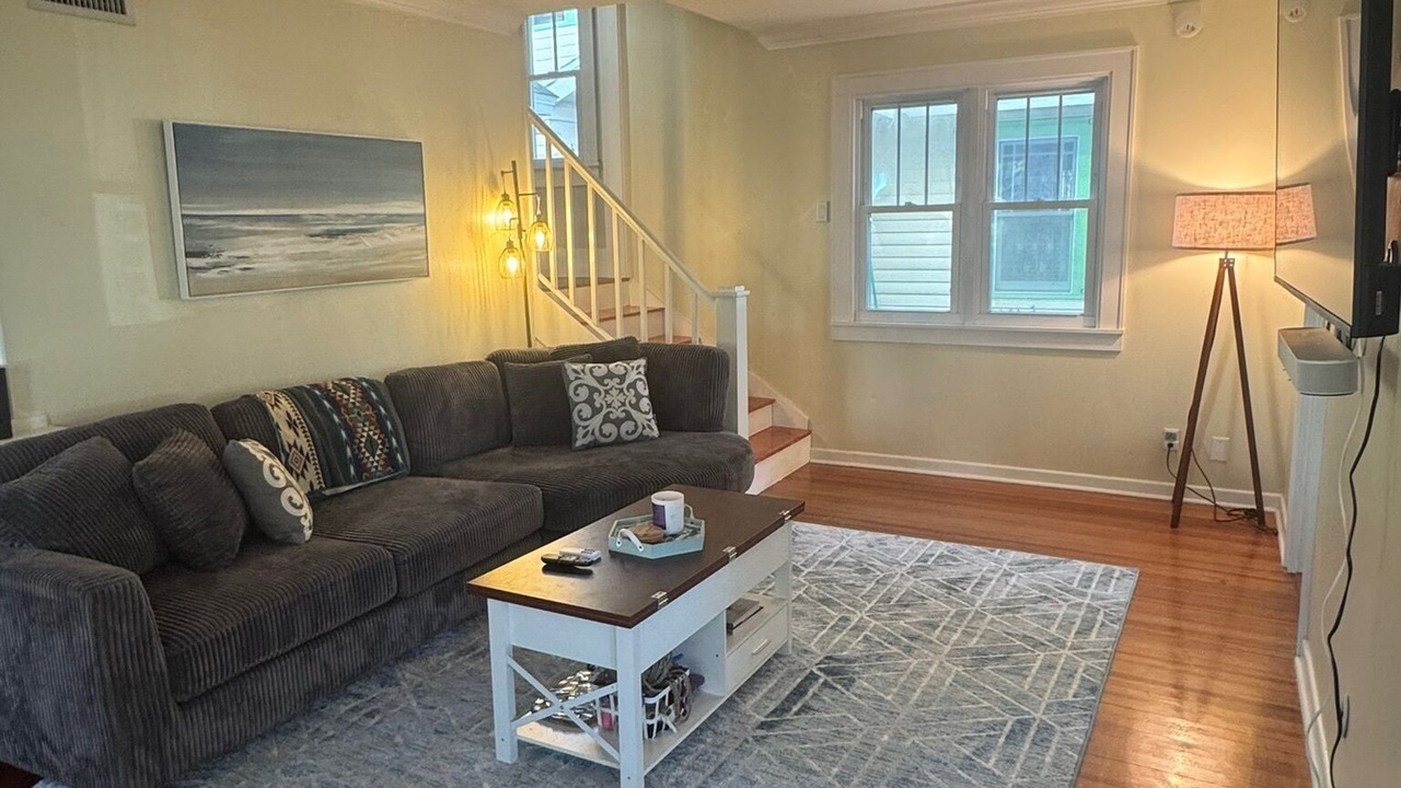 Photo of Livingroom in Historic Old Northeast