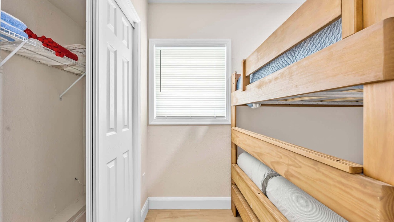 Photo of Bedroom in Parsuns To Cocoa Beach