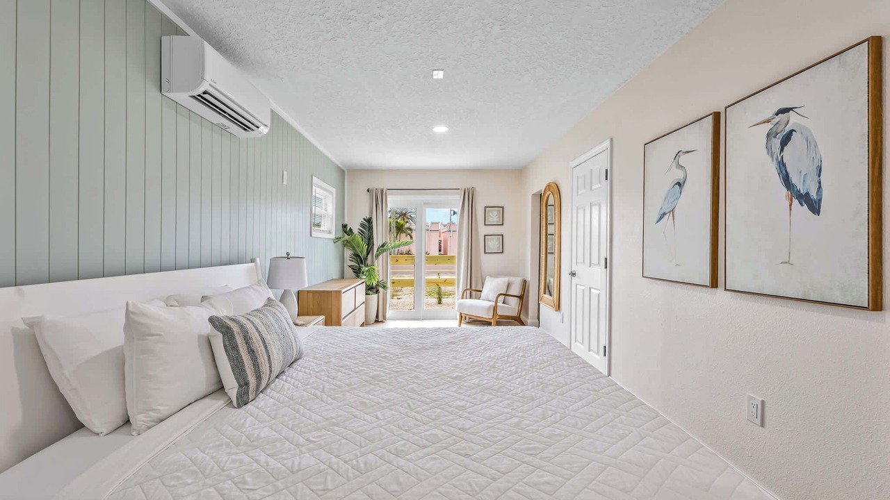 Photo of Bedroom in Parsuns To Cocoa Beach