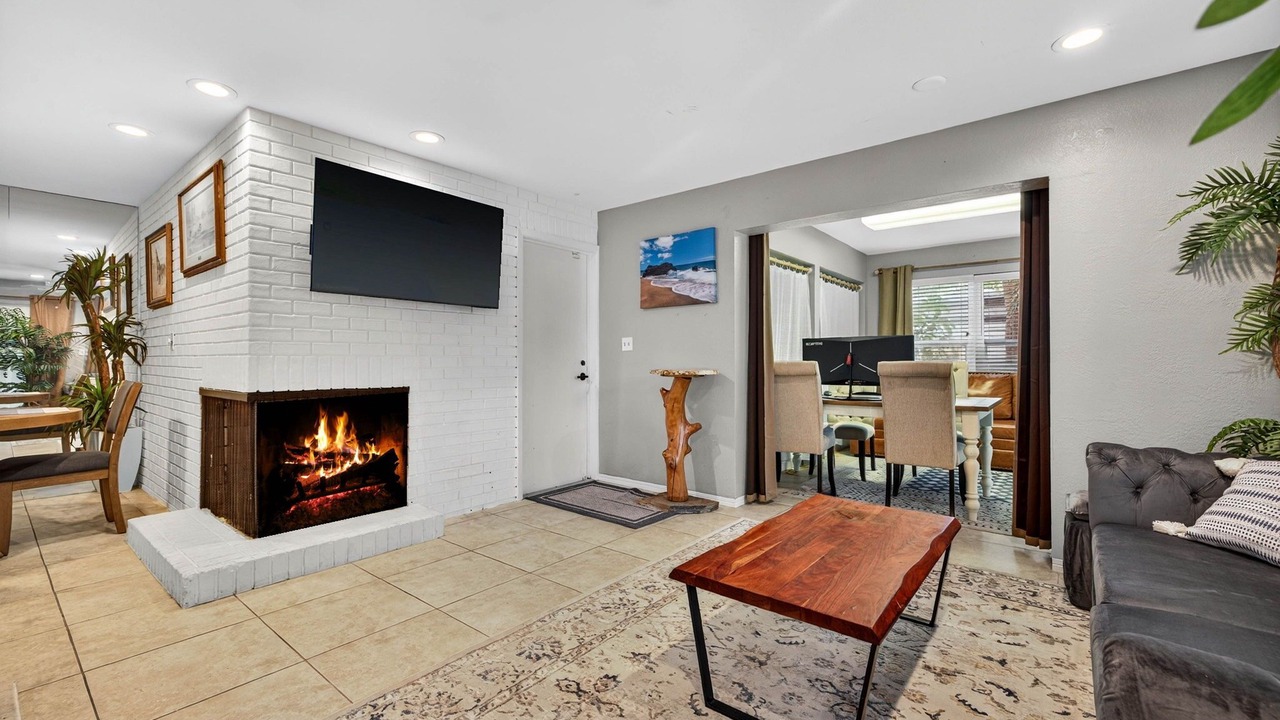 Photo of Livingroom in Historic Old Northeast