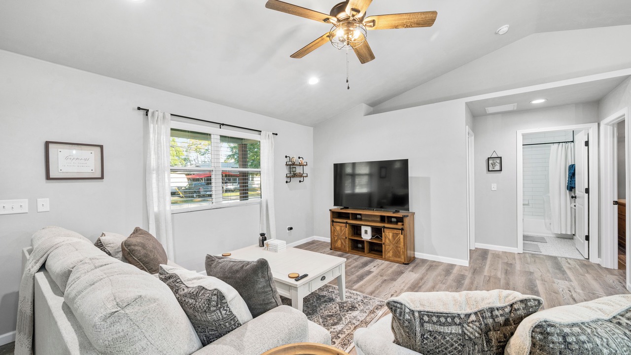 Photo of Livingroom in High Springs