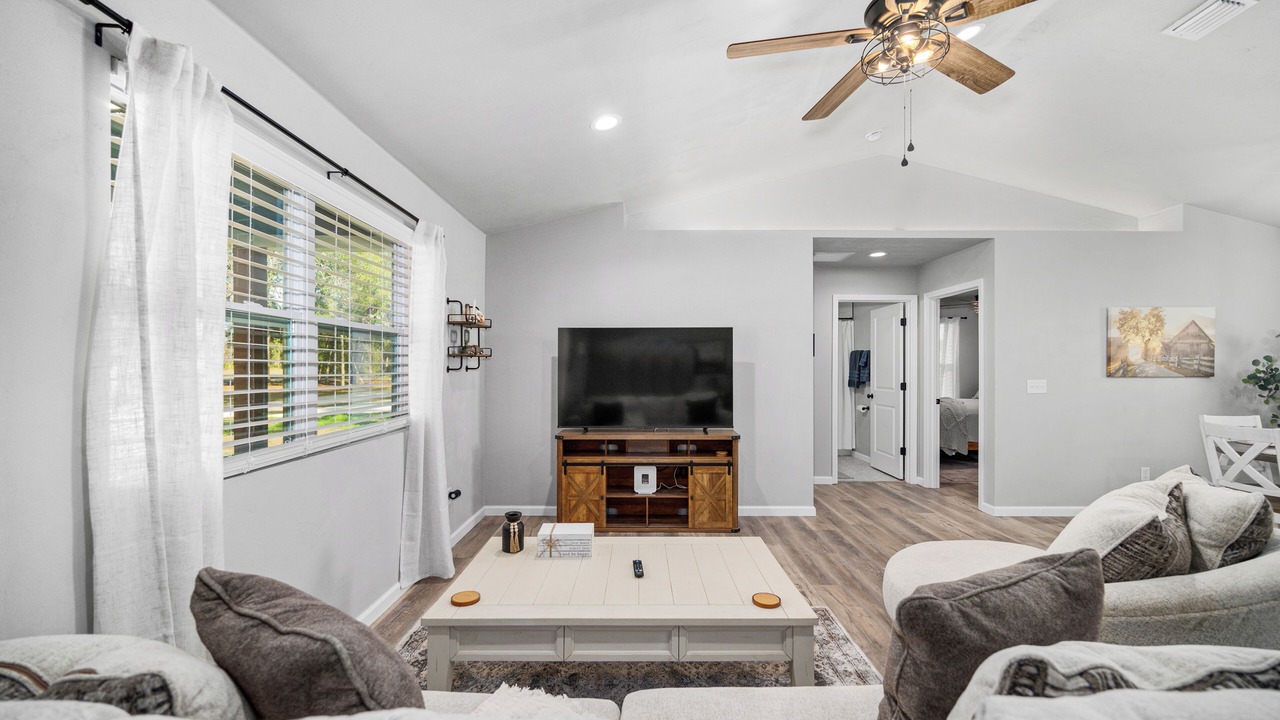 Photo of Livingroom in High Springs