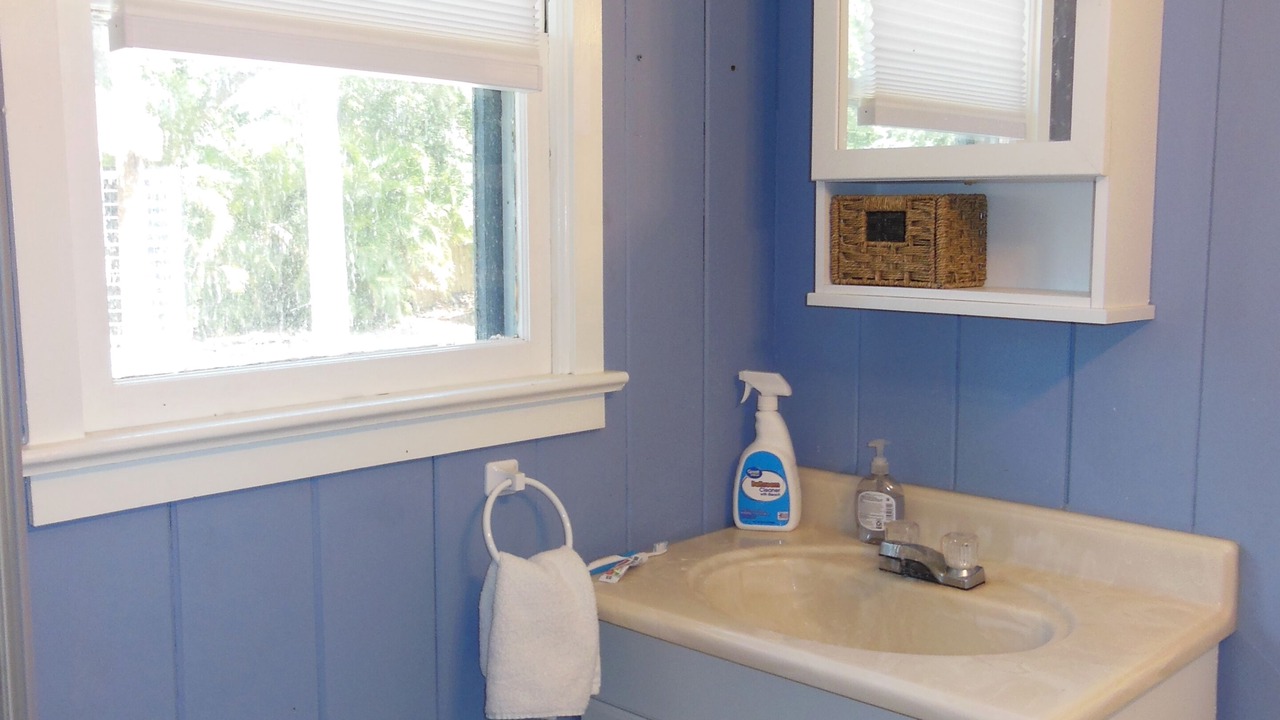 Photo of Bathroom in Indian Beach Sapphire Shores