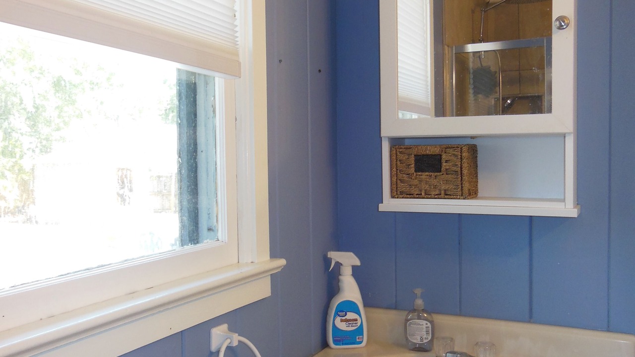 Photo of Bathroom in Indian Beach Sapphire Shores