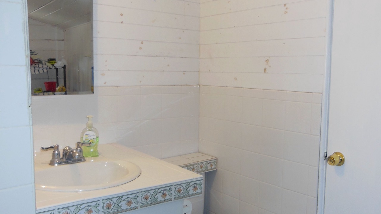 Photo of Bathroom in Indian Beach Sapphire Shores