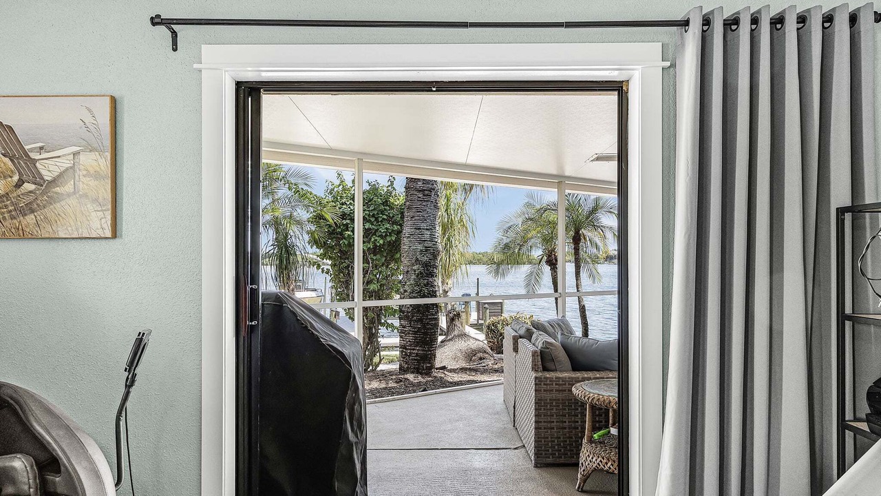 Photo of Livingroom in Apollo Beach