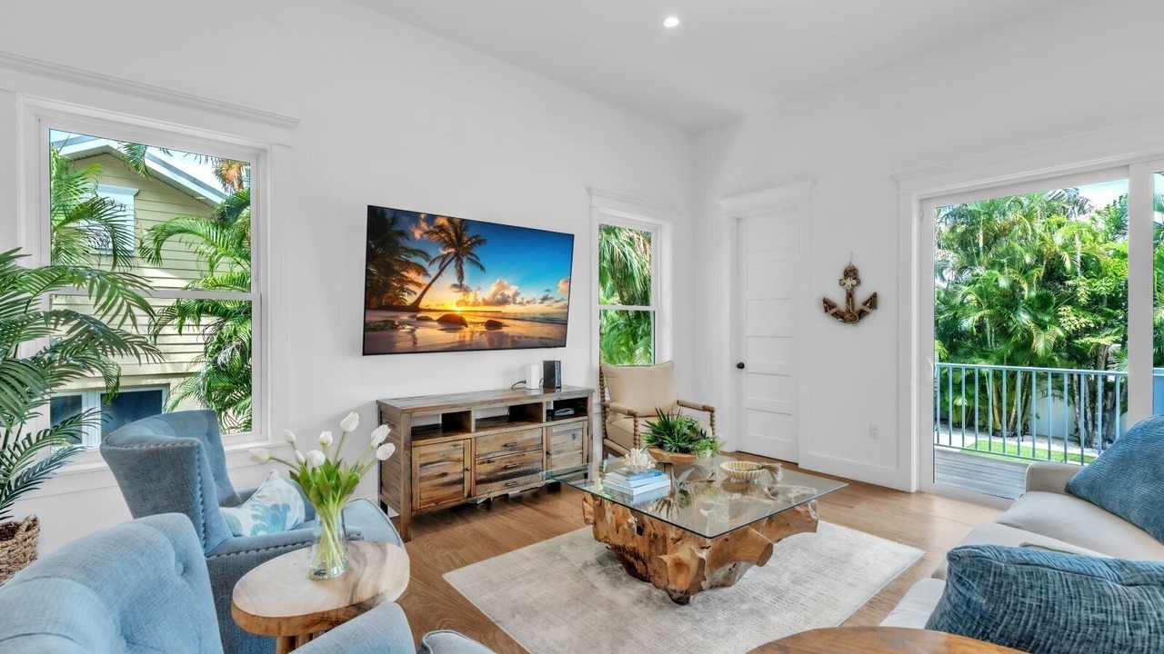 Photo of Livingroom in Holmes Beach