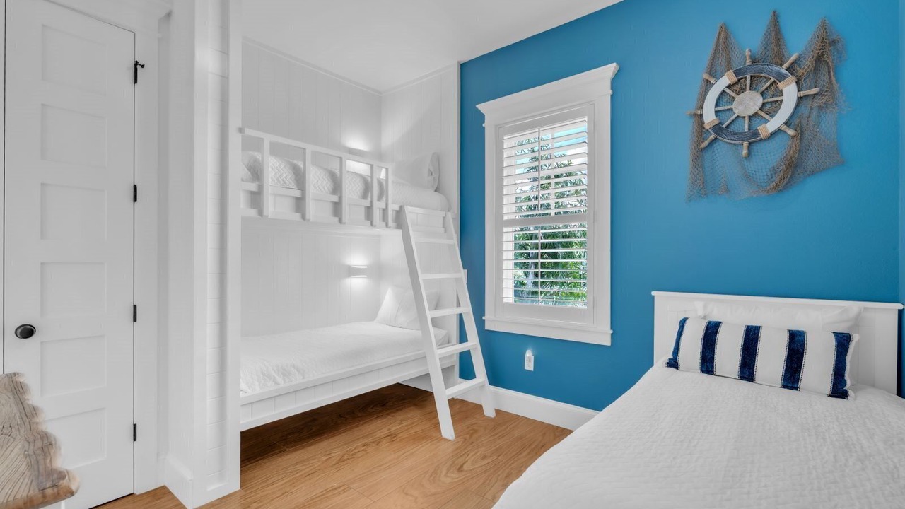 Photo of Bedroom in Holmes Beach