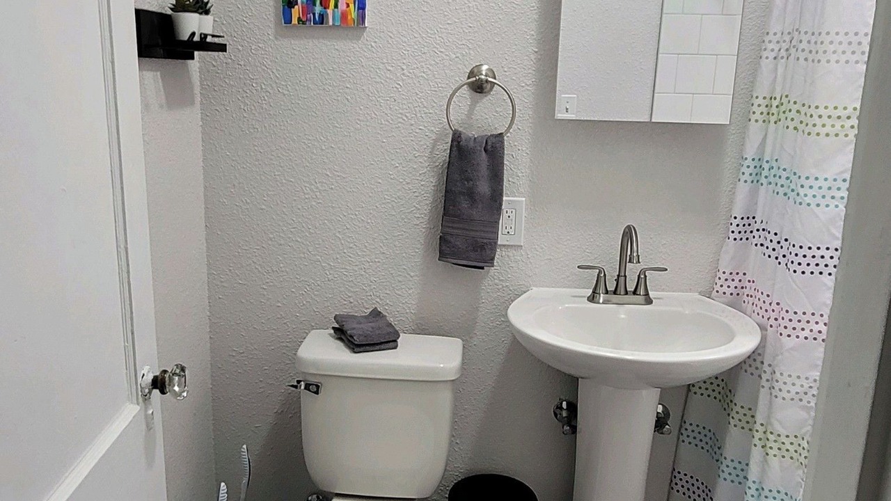 Photo of Bathroom in Courier City - Oscawana