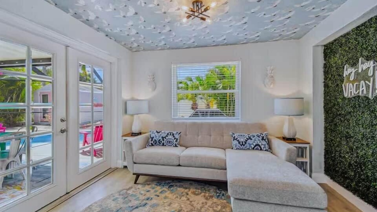 Photo of Livingroom in South Pinellas Community Council