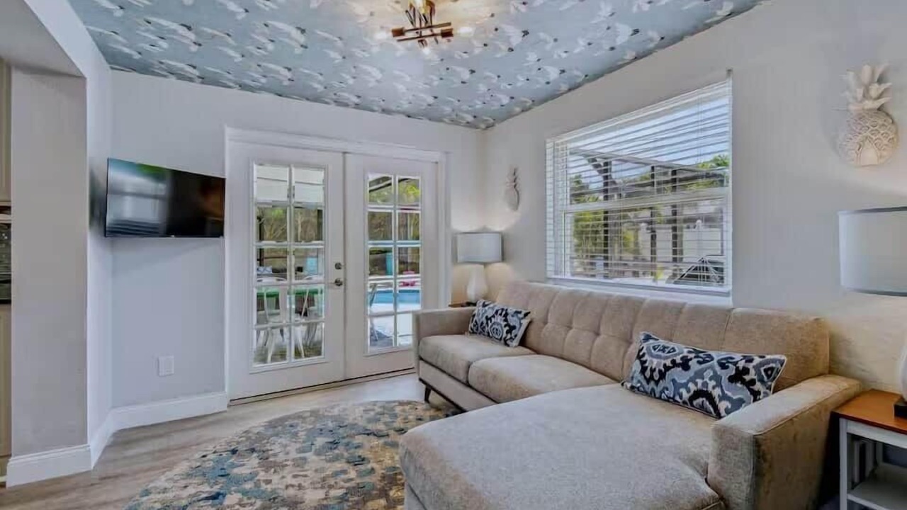 Photo of Livingroom in South Pinellas Community Council