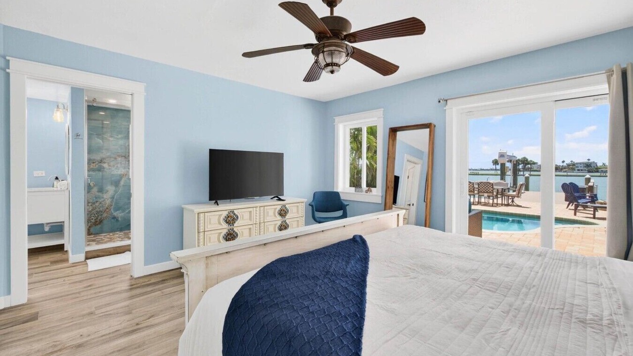 Photo of Bedroom in Redington Beach