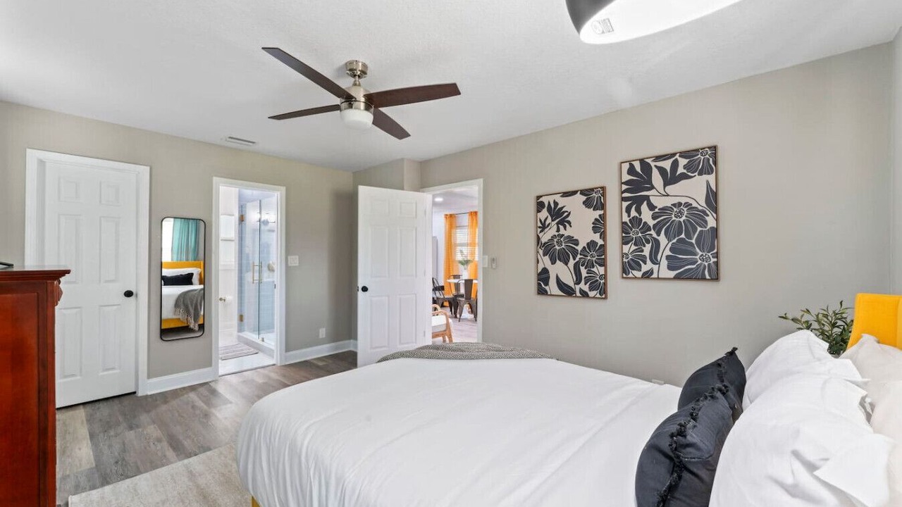 Photo of Bedroom in Murray Hill