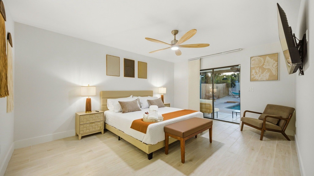 Photo of Bedroom in Lake Magdalene