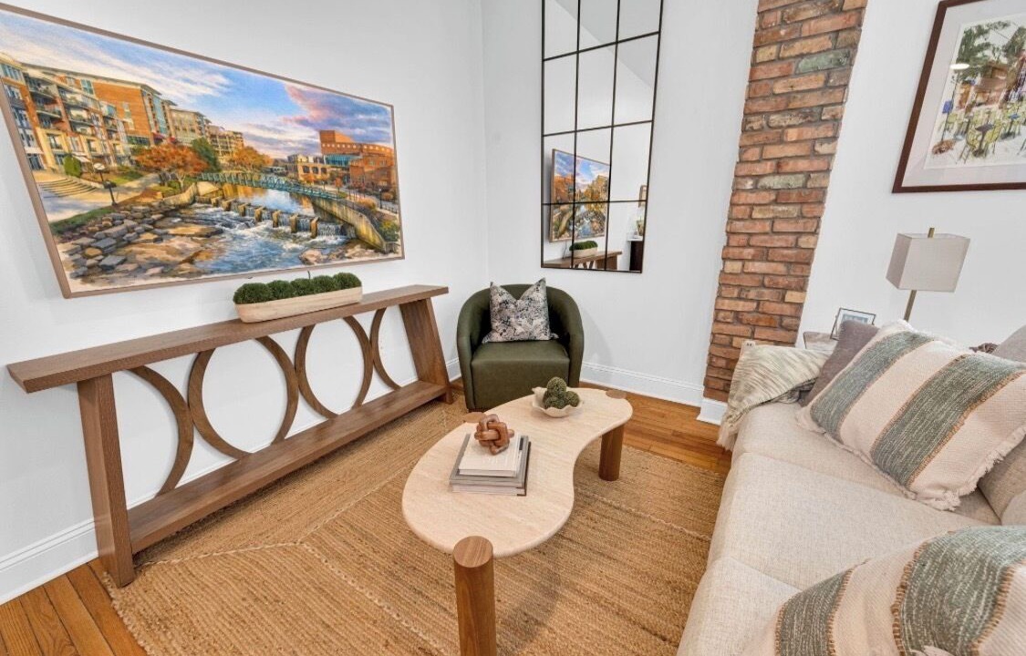 Photo of Livingroom in Greenville Downtown