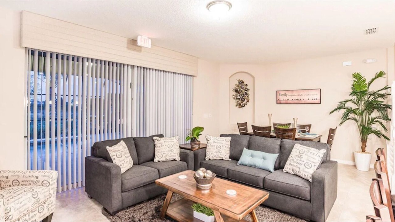 Photo of Livingroom in Loughman