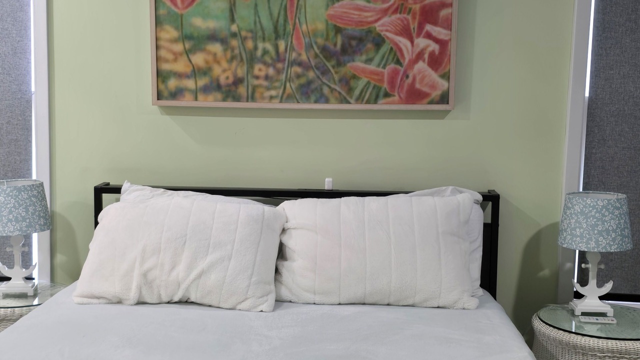 Photo of Bedroom in Putnam Hall