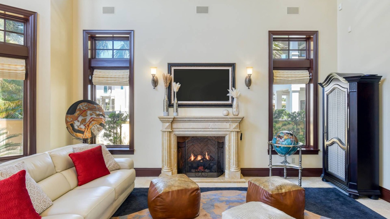 Photo of Livingroom in Crescent Beach