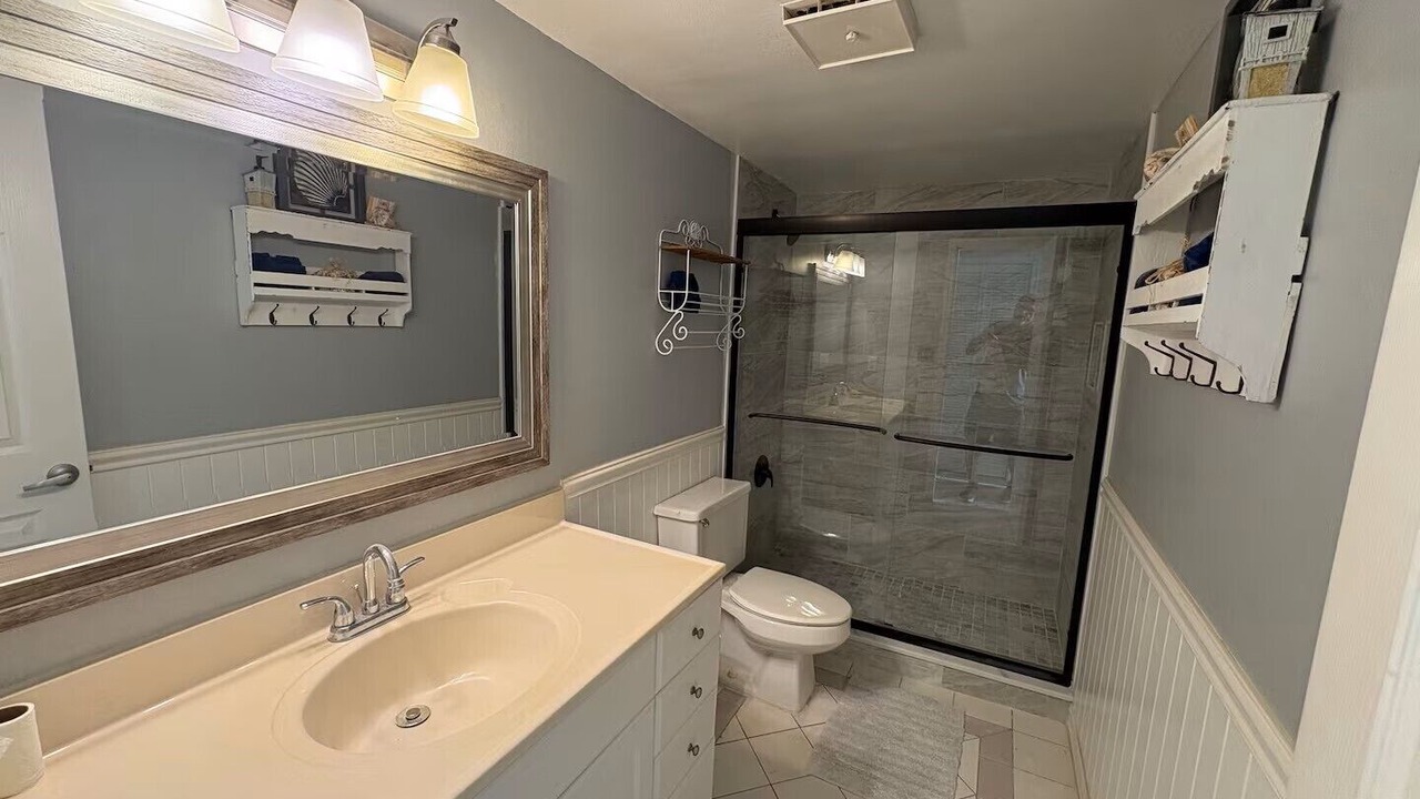 Photo of Bathroom in Tyler Gardens