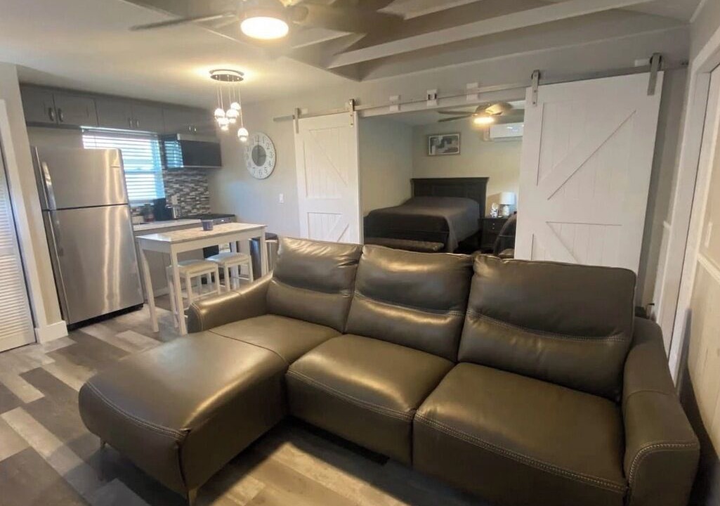 Photo of Livingroom in Newtown