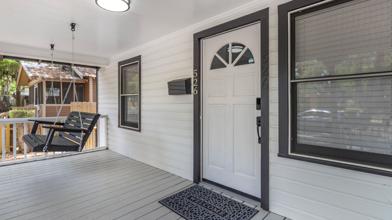 Photo of Patio Balcony in Pleasant Street