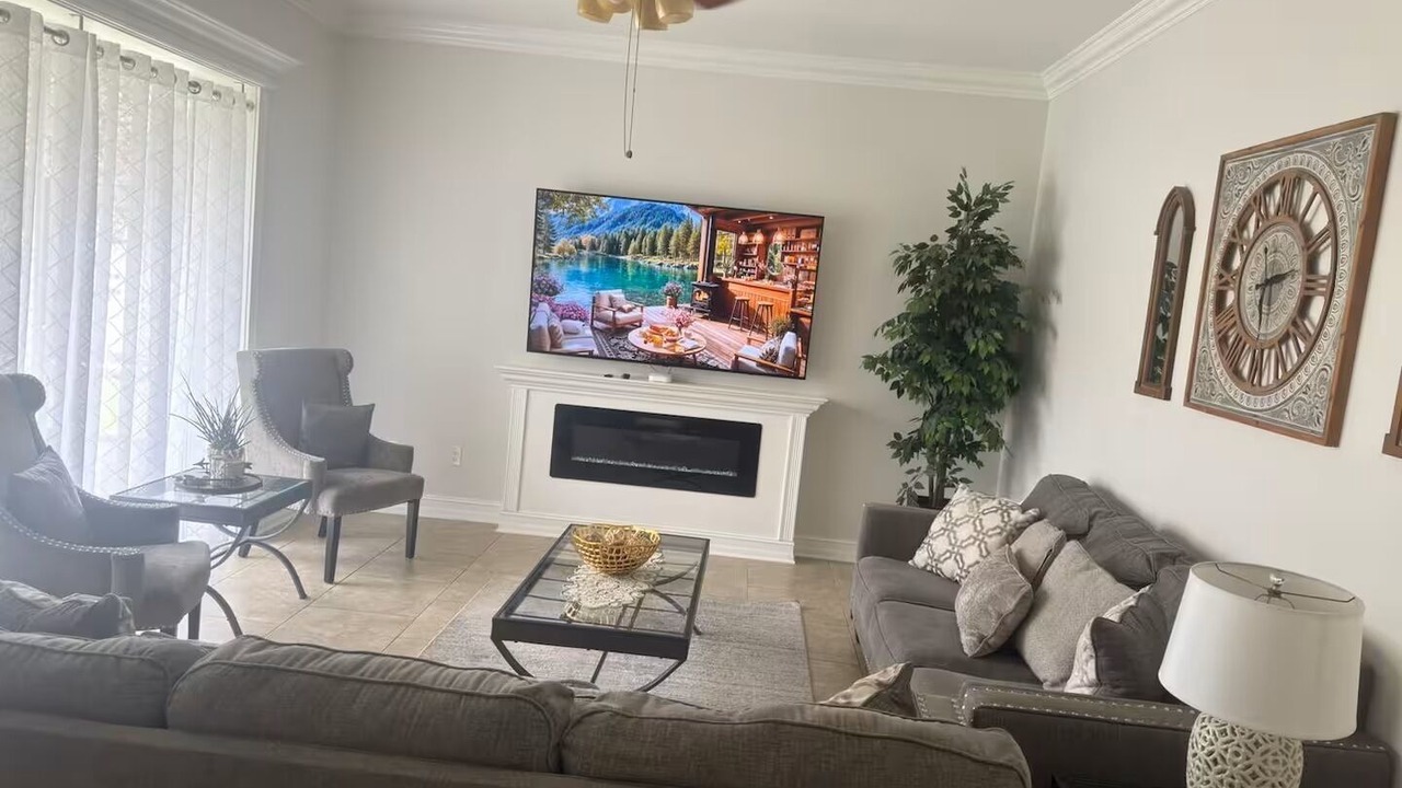 Photo of Livingroom in County Line Coalition
