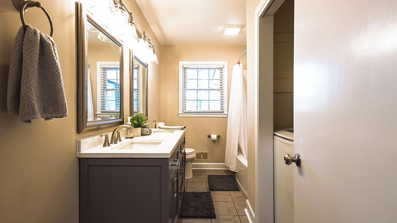 Photo of Bathroom in Arcadia