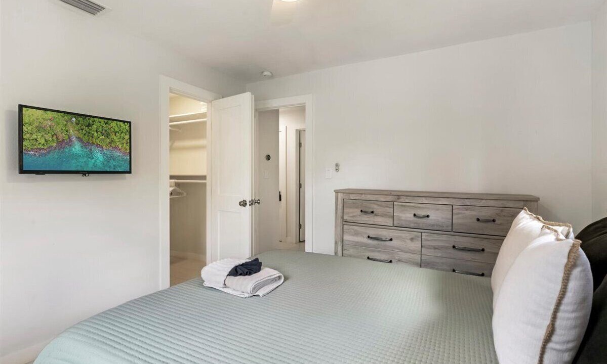 Photo of Bedroom in Shore Acres