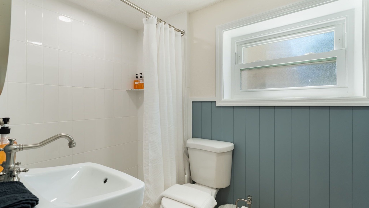 Photo of Bathroom in Parsuns To Cocoa Beach